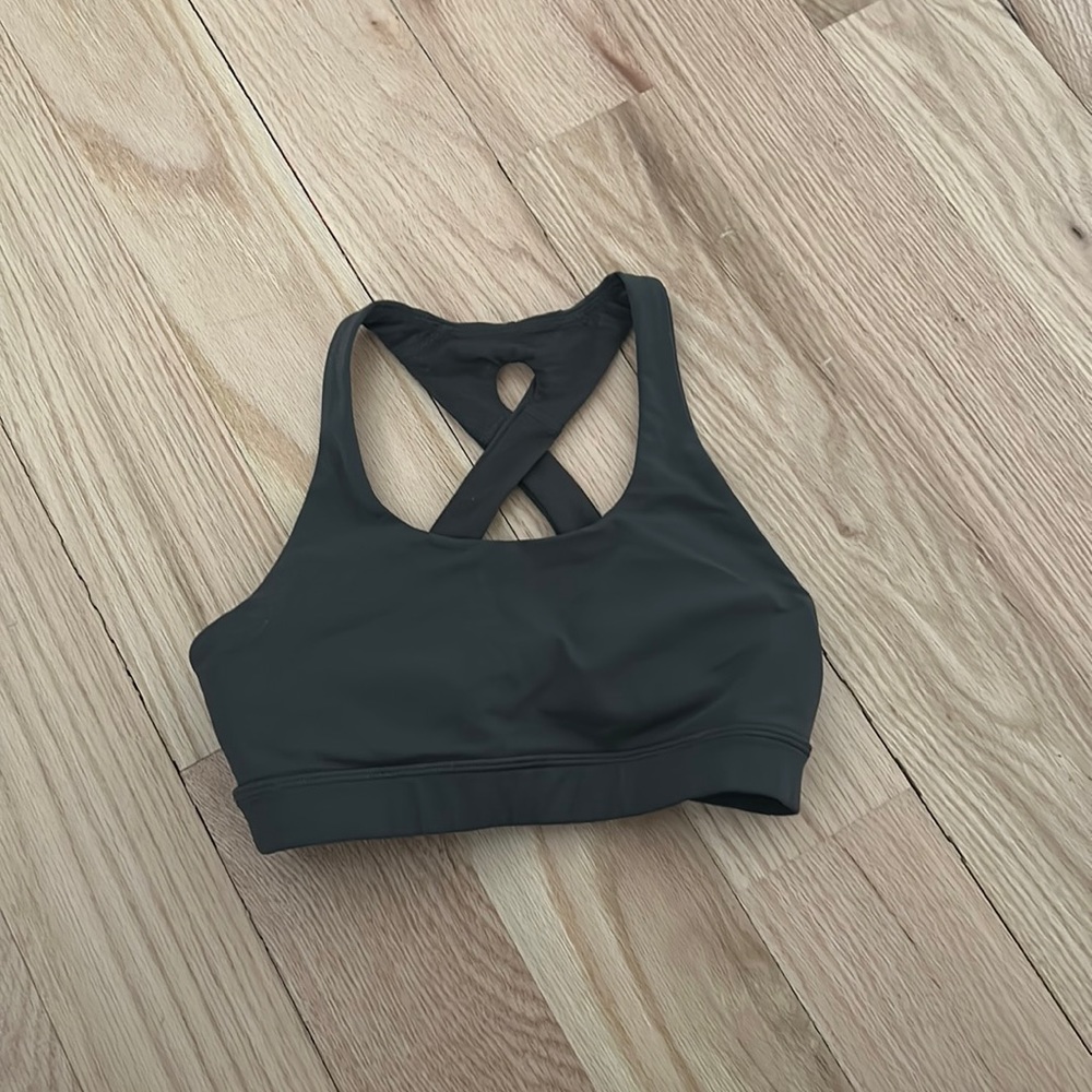 Lululemon army green color twisted back sports padded bra